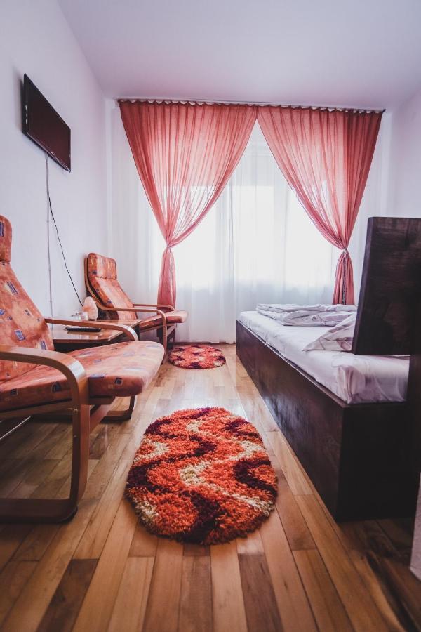 La Padure Pensiune-restaurant Novaci-Străini